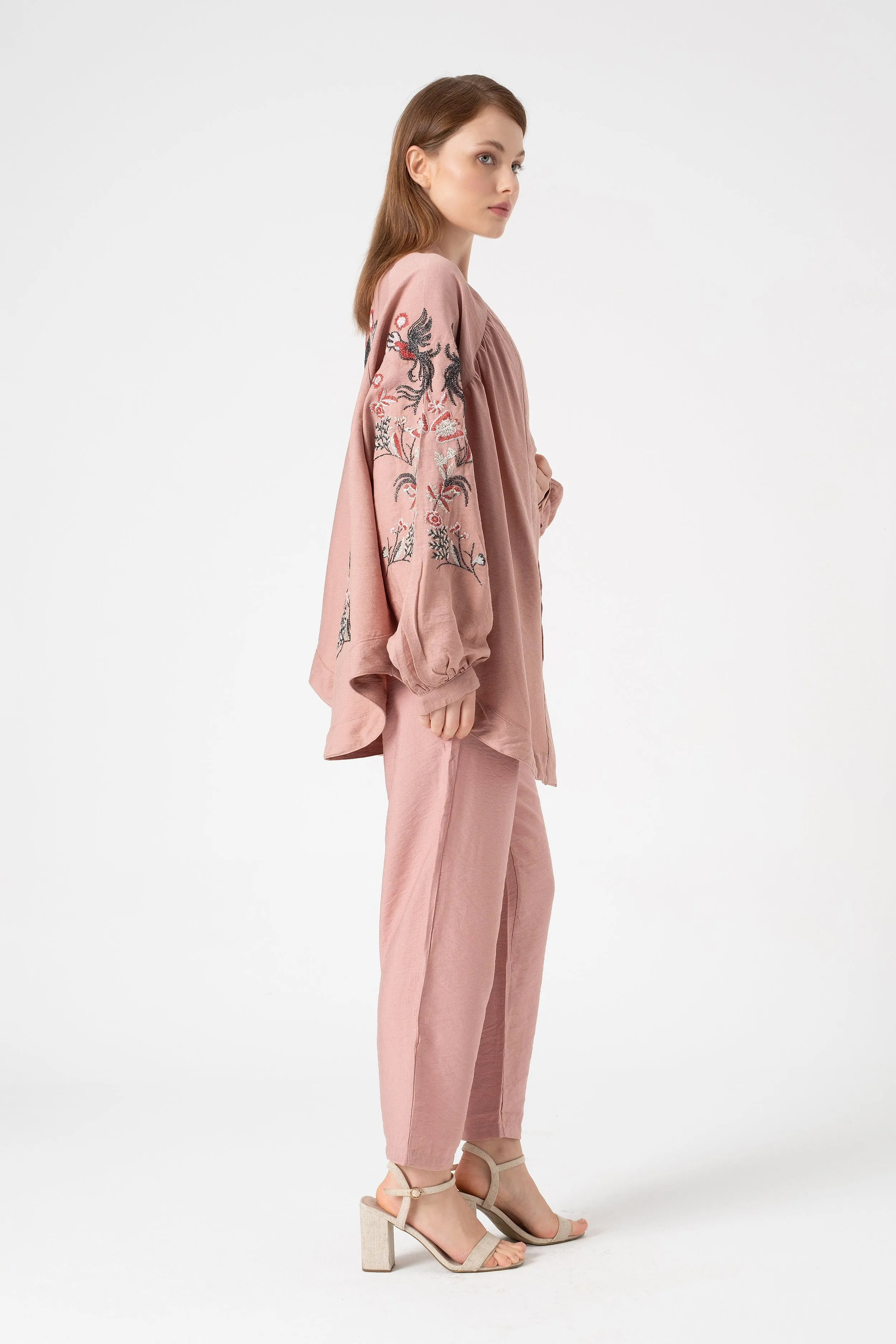 Floral embroidered back shirt