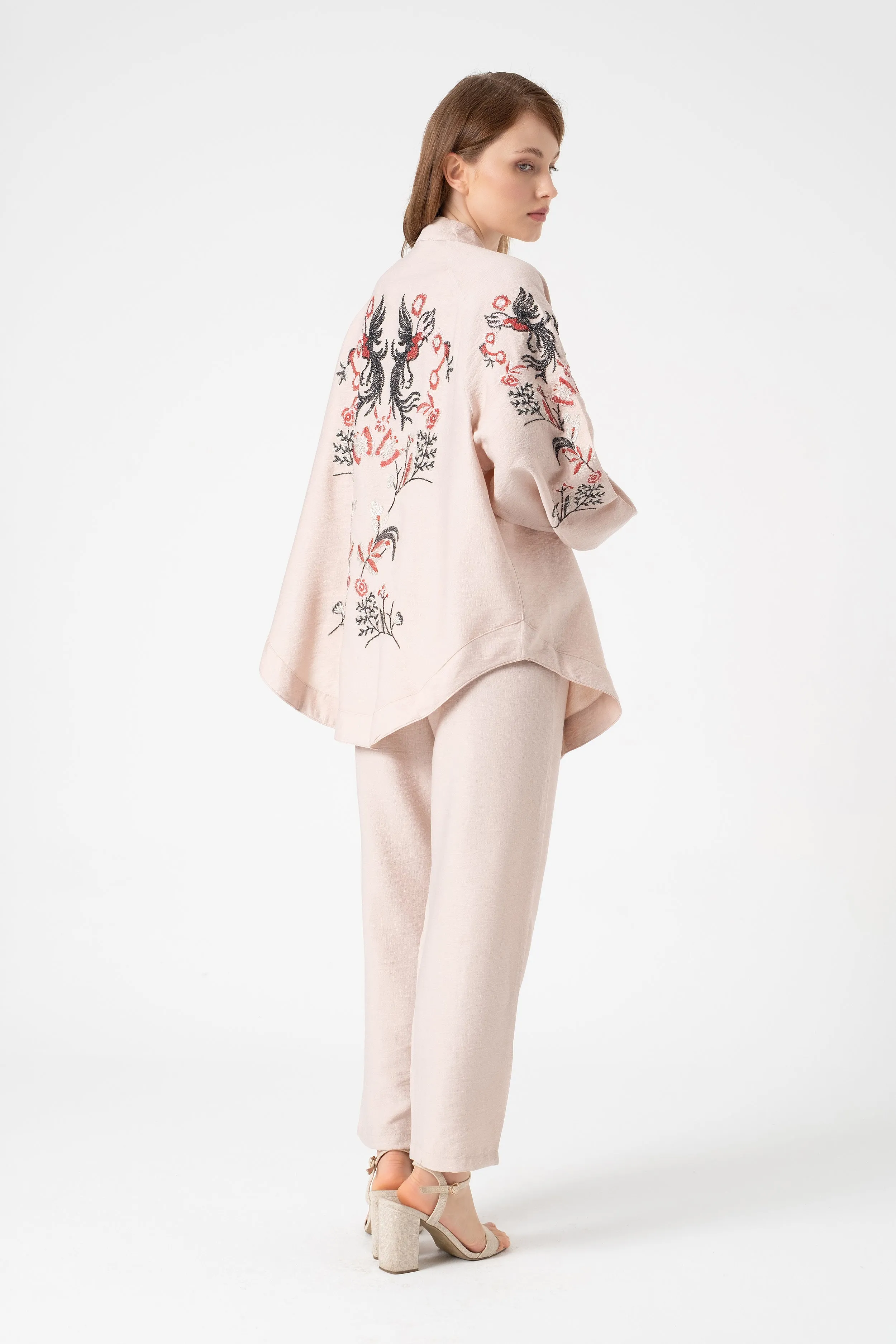 Floral embroidered back shirt