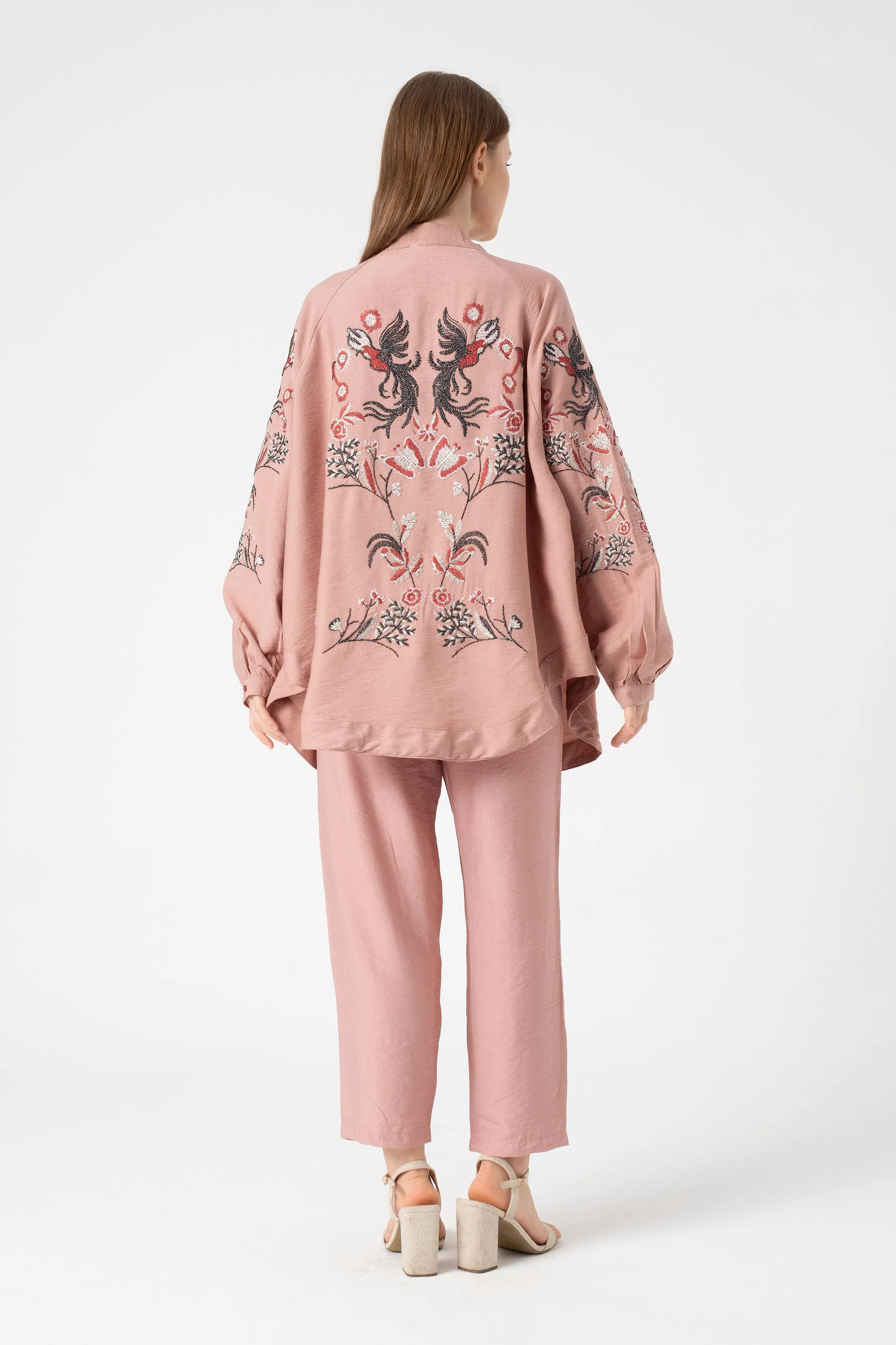 Floral embroidered back shirt